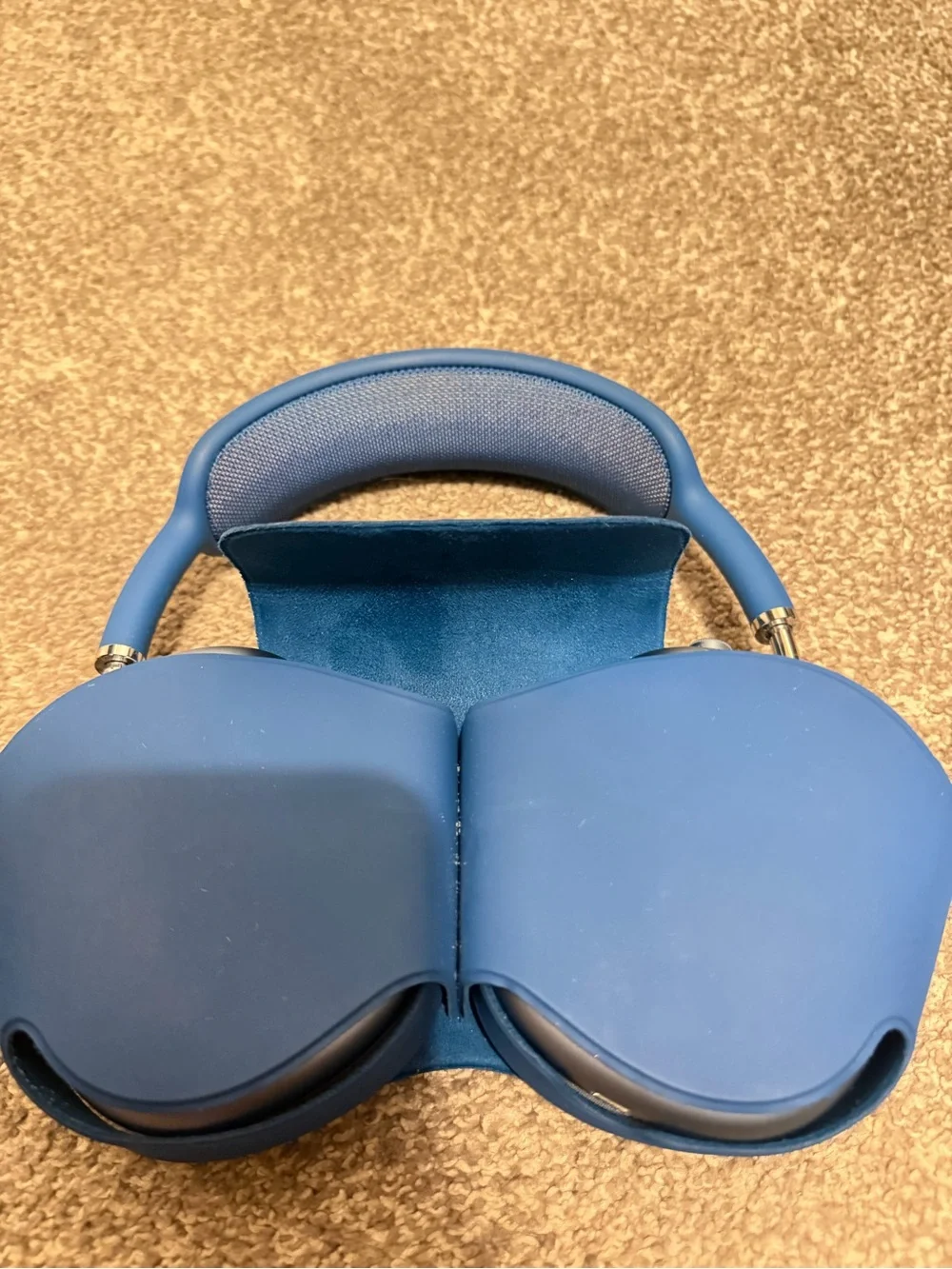 Apple AirPods Max with Blue Case and Blue Headband